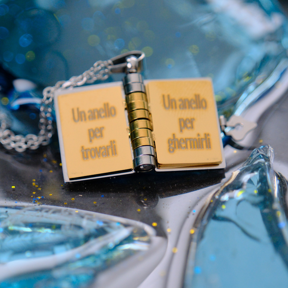 Portachiavi/Collana Book ~ Frase Il Signore Degli Anelli (Un Anello Per Domarli Tutti...)