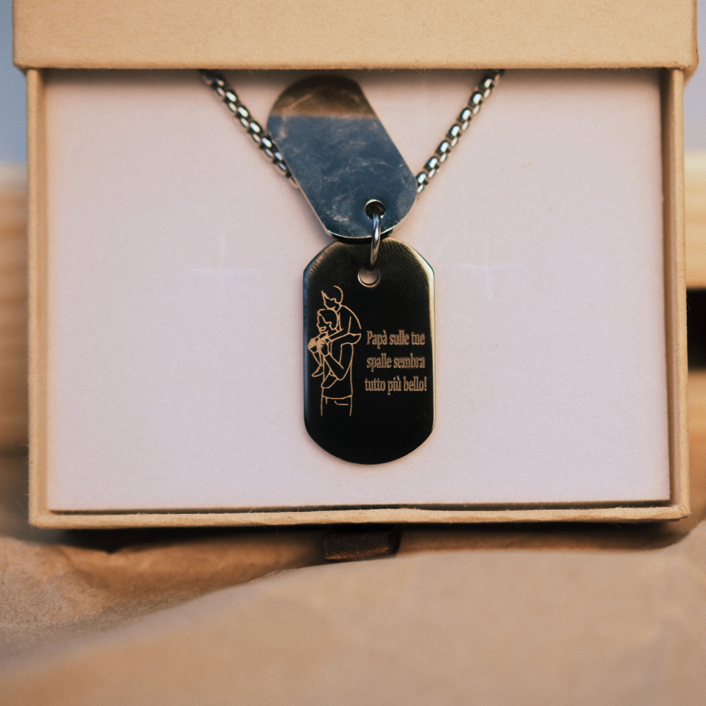 Collana Papà “Sulle Tue Spalle” – Doppia Targhetta Personalizzabile...