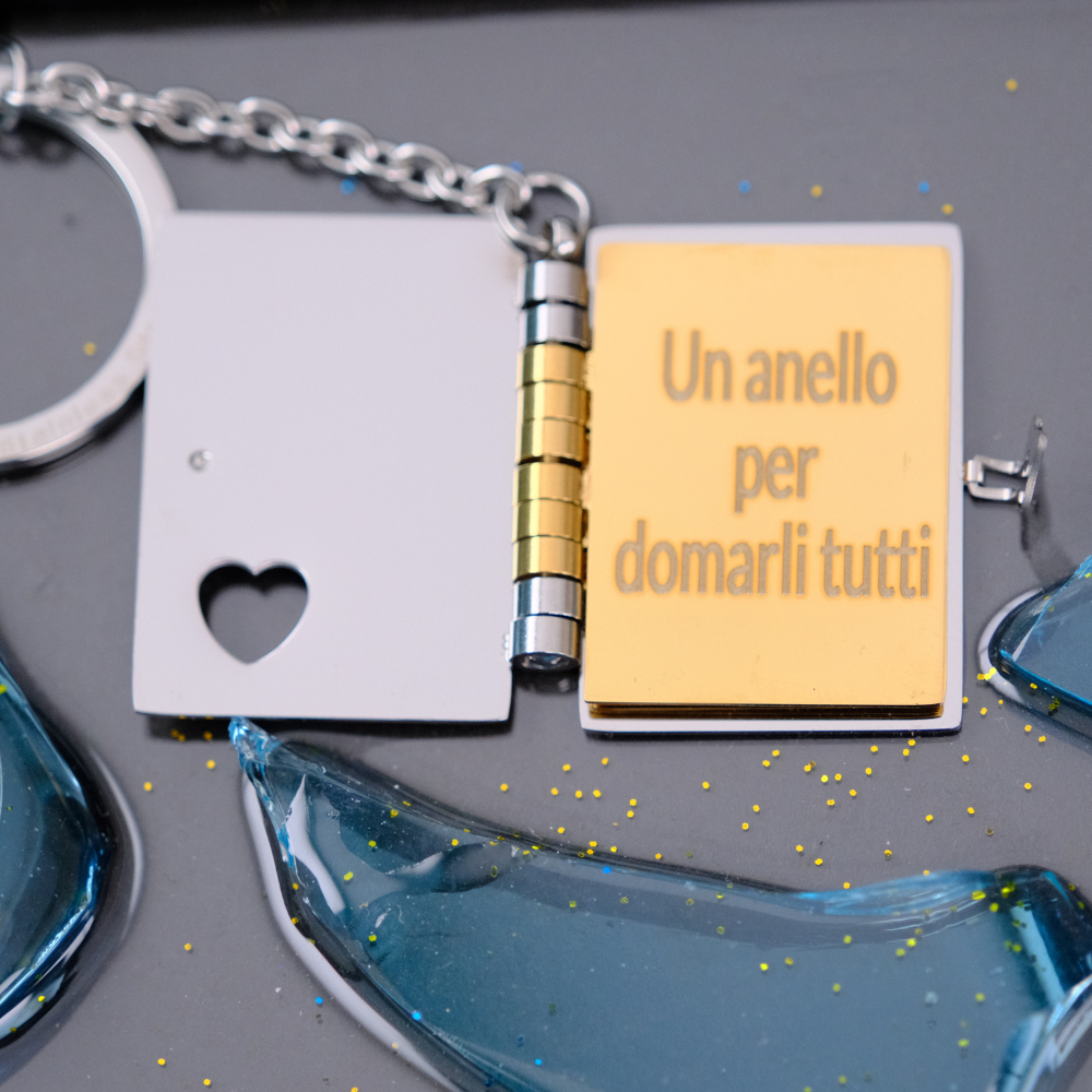 Portachiavi/Collana Book ~ Frase Il Signore Degli Anelli (Un Anello Per Domarli Tutti...)