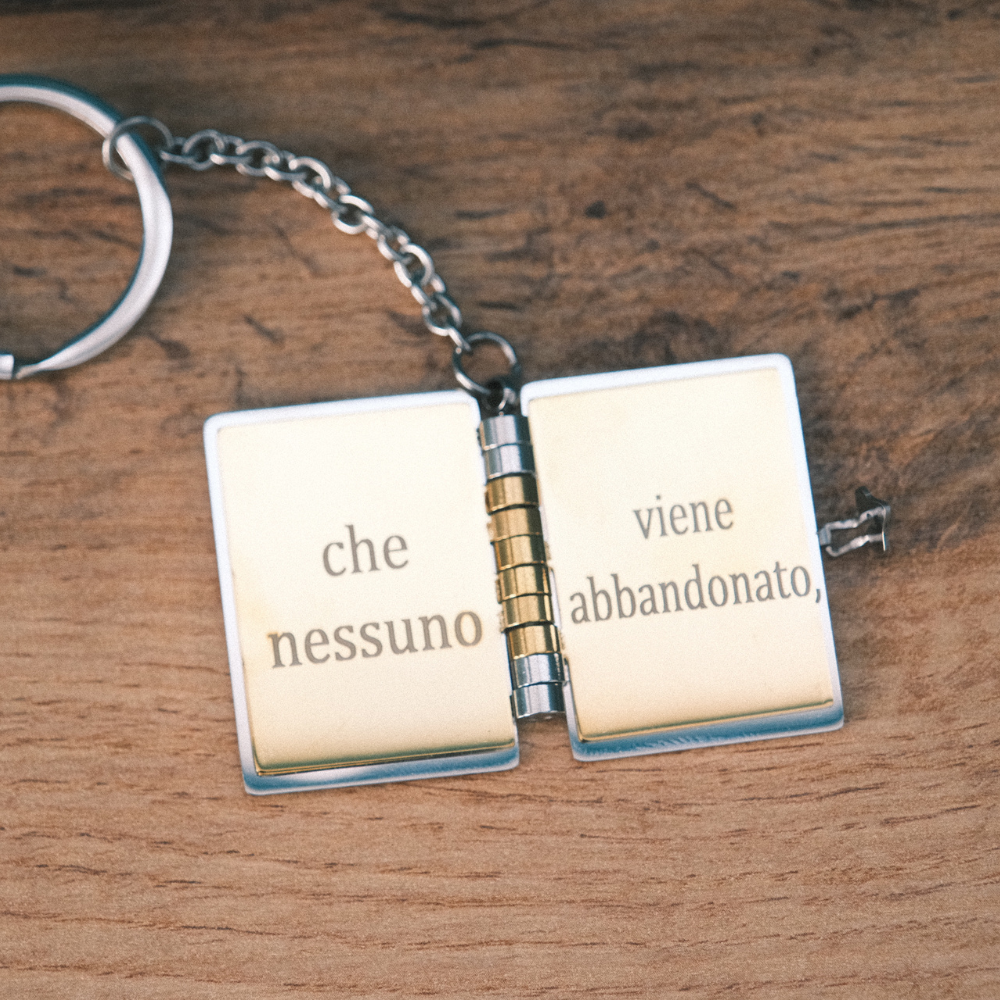 Portachiavi/Collana Book ~ Frase Lilo & Stitch (Ohana significa Famiglia...)