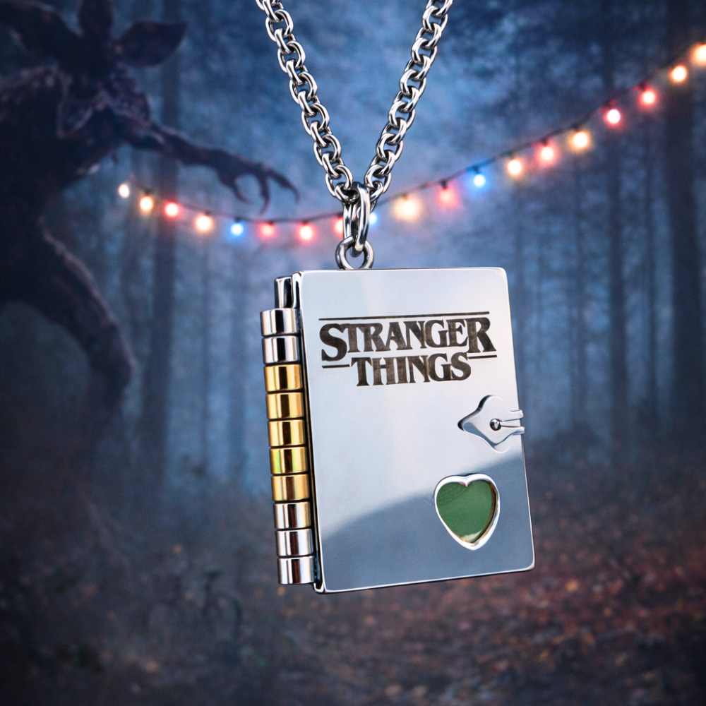 Stranger Things Fan Art ~ Portachiavi/Collana Book